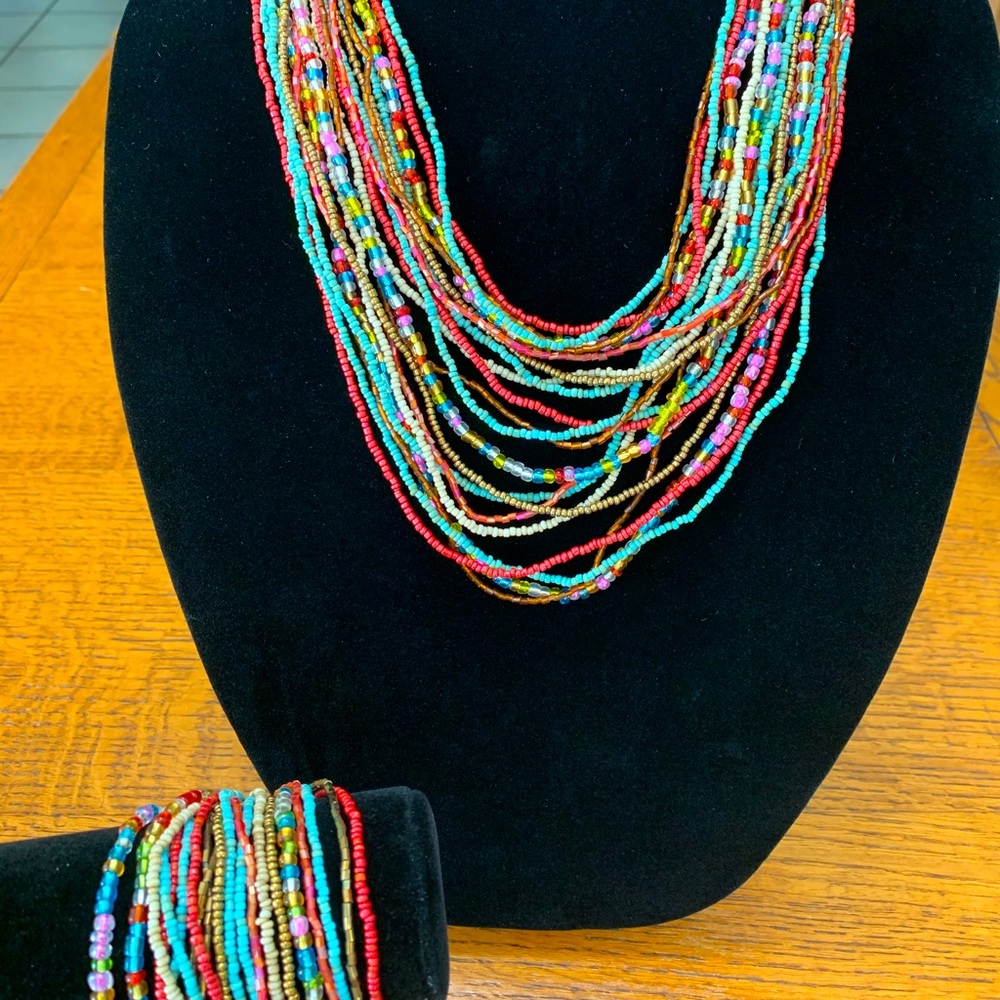 (NWOT) Handmade Hawaiian Designed Bracelet & Necklace Set